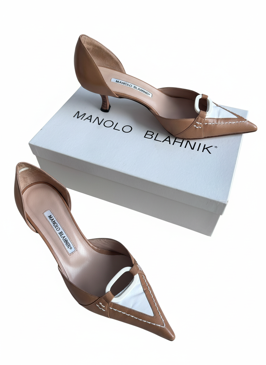 Manolo Blahnik Bandardo Pumps