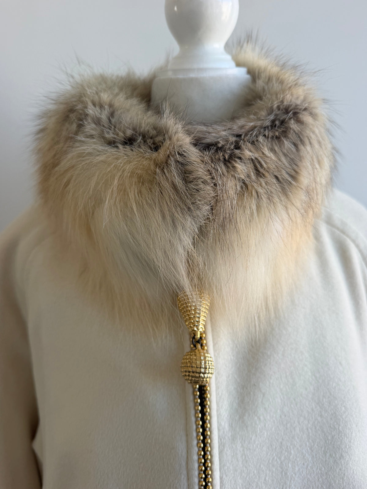 Louis Féraud Vintage Ivory Virgin Wool Coat with Genuine Fur Trim & Gold Zipper