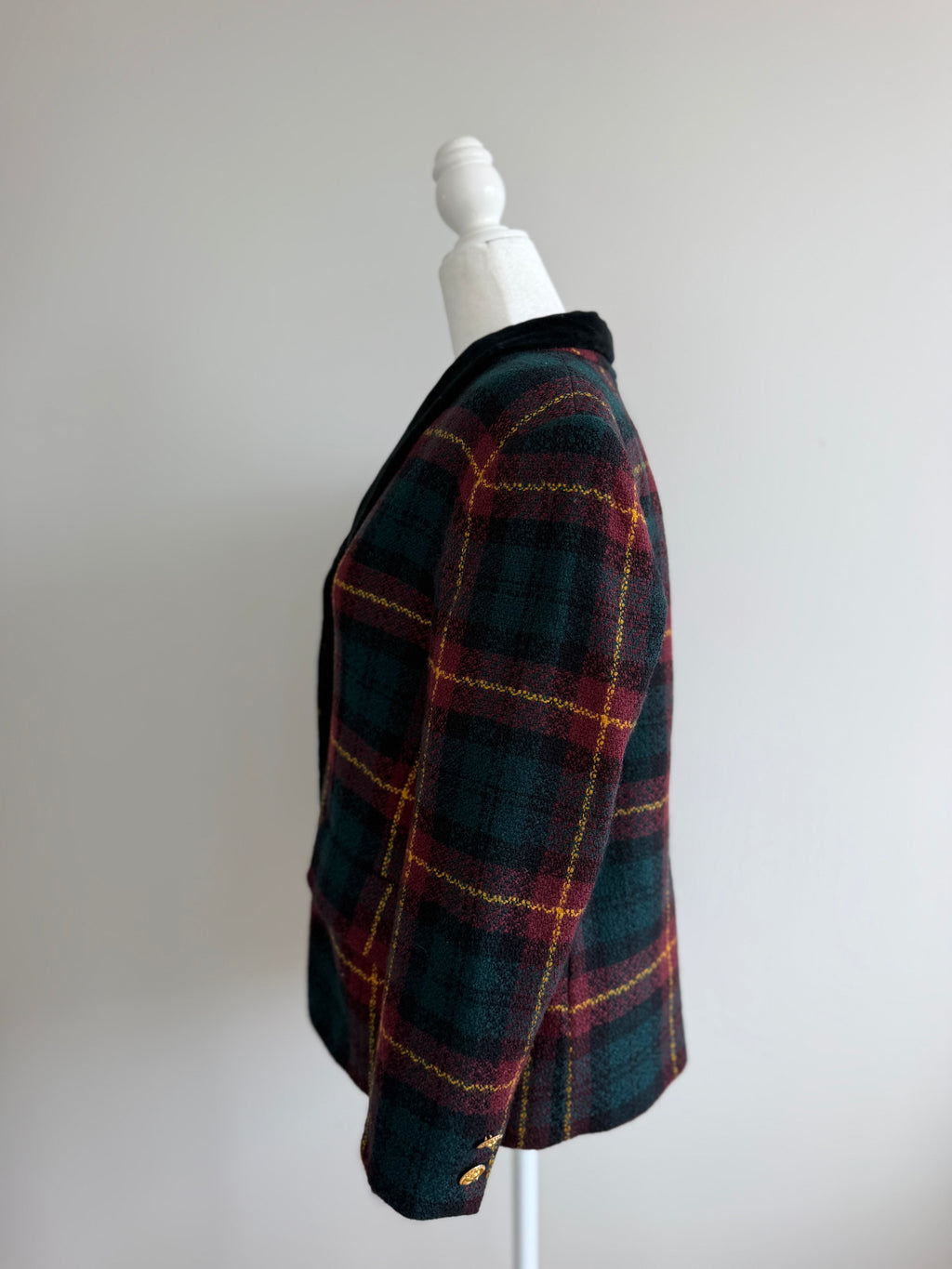 Vintage Albert Nipon Petite Suits Plaid Wool Blazer with Velvet Collar & Gold Crest Buttons