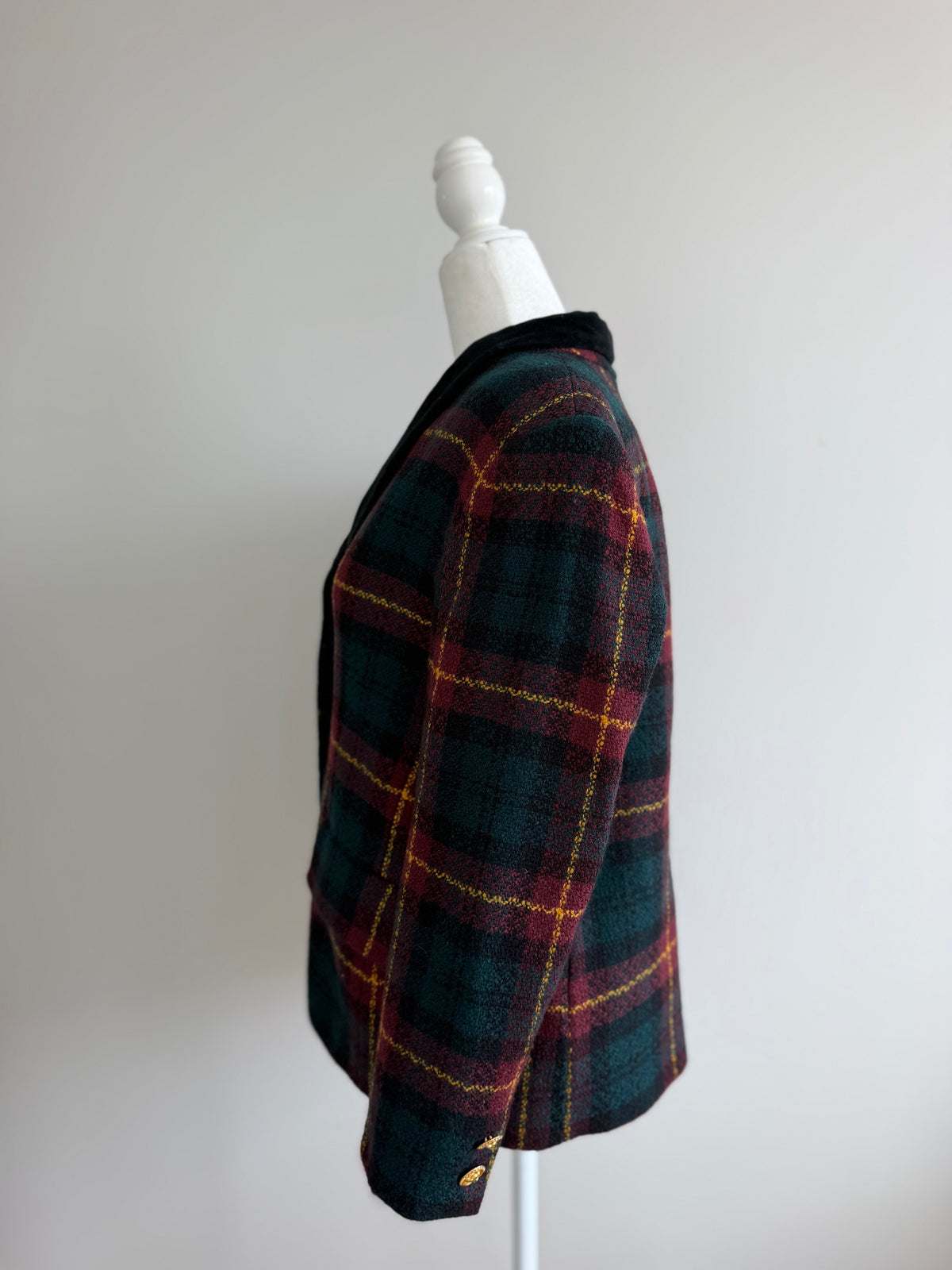 Vintage Albert Nipon Petite Suits Plaid Wool Blazer with Velvet Collar & Gold Crest Buttons