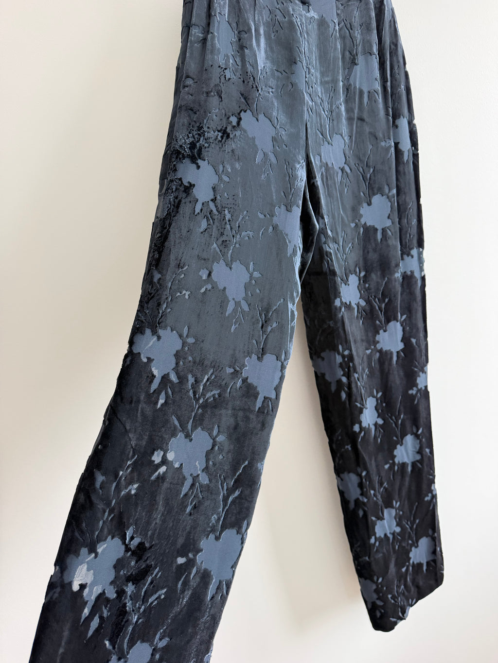 Giorgio Armani Le Collezioni Navy Floral Burnout Velvet Wide-Leg Trousers