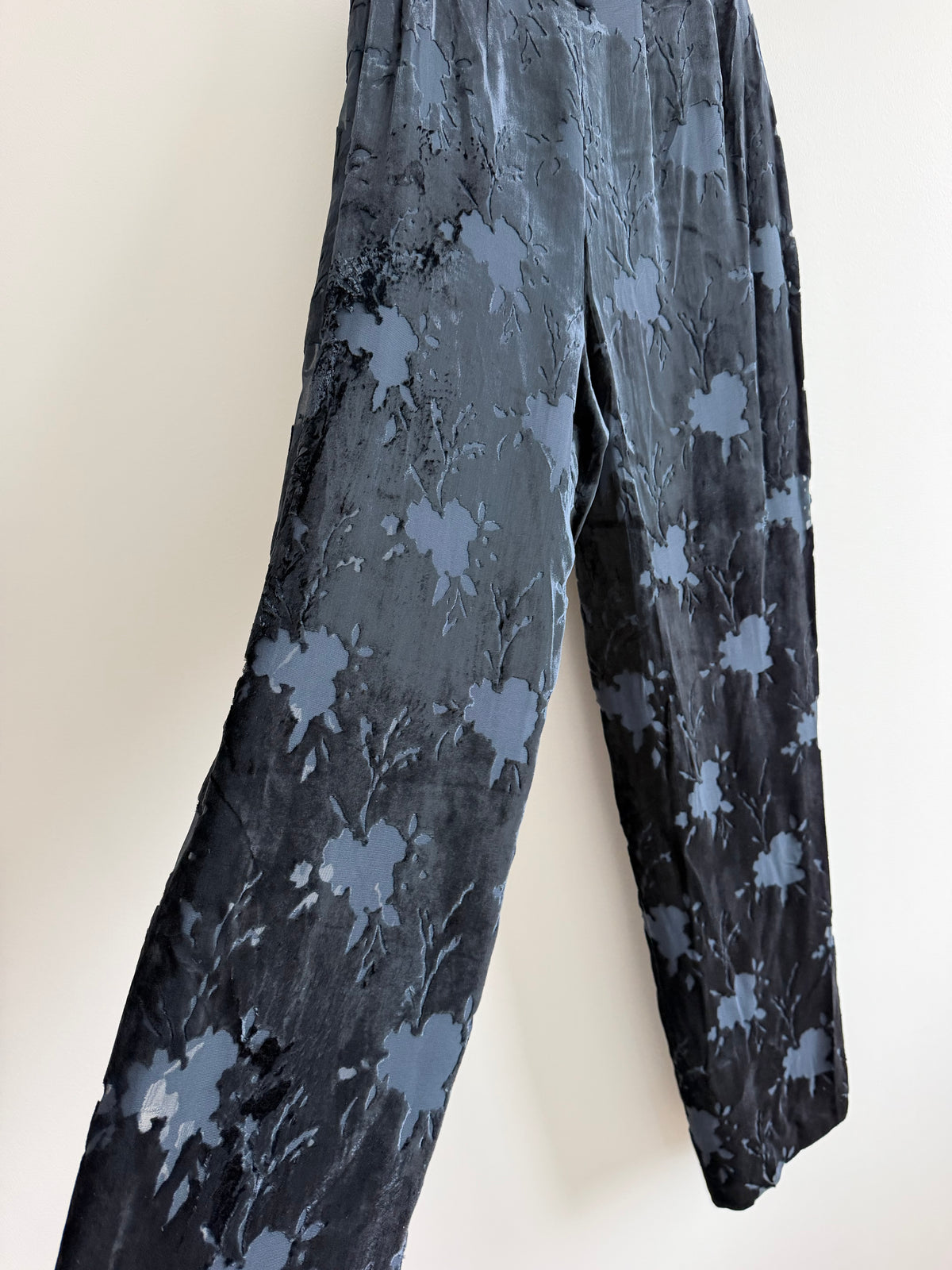 Giorgio Armani Le Collezioni Navy Floral Burnout Velvet Wide-Leg Trousers