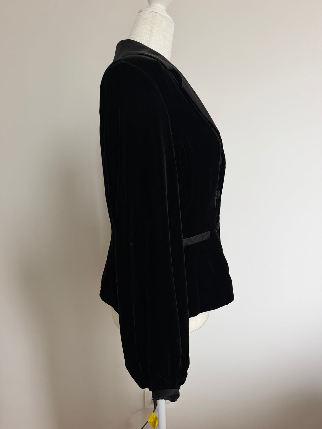 Vintage Oscar de la Renta for Saks Fifth Avenue Black Velvet Blazer