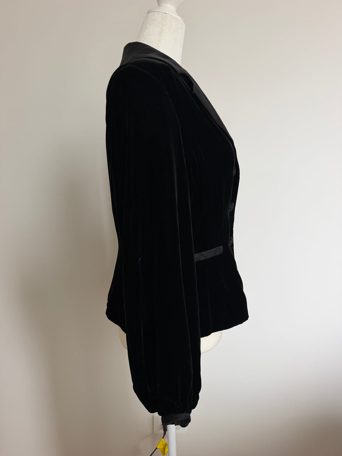 Vintage Oscar de la Renta for Saks Fifth Avenue Black Velvet Blazer