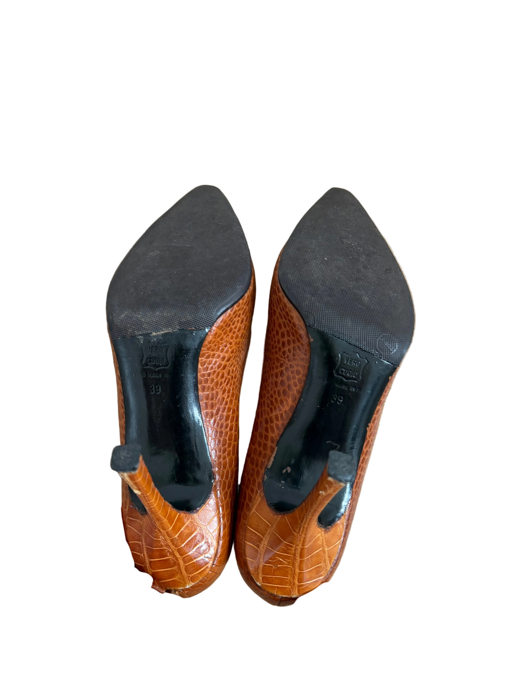 Manolo Blahnik Croc-Embossed Leather Pumps – Size 39